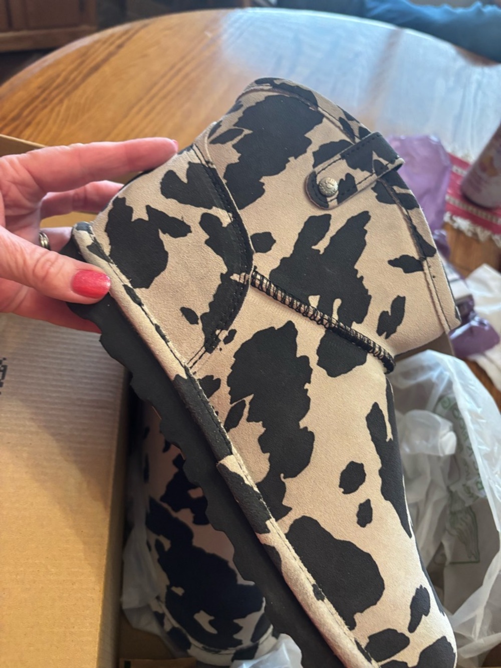 RARE BearPaw Margot Black & White Cow Print Cozy Boots - Picture 3 of 7